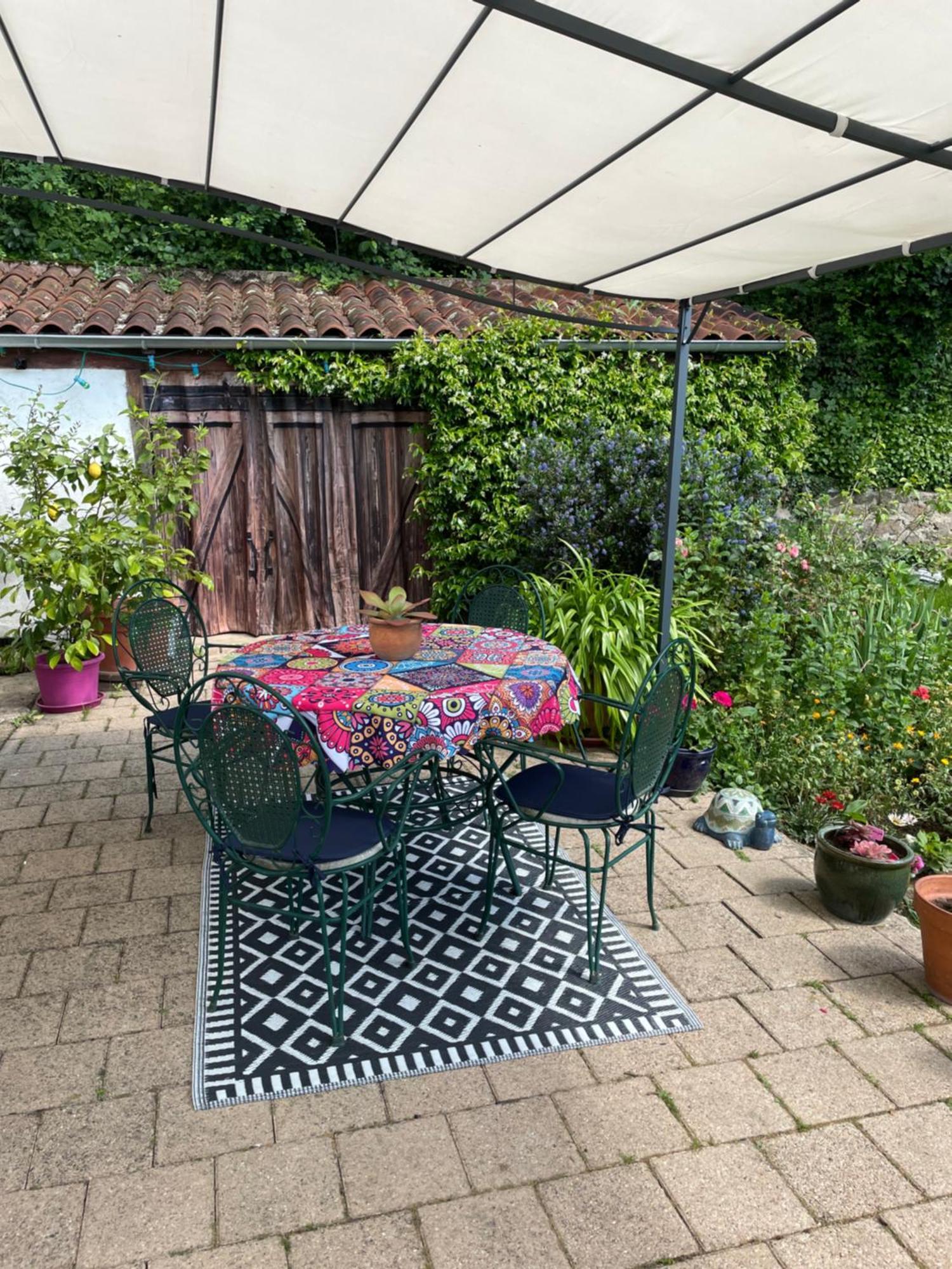 Bed and Breakfast Les Agapanthes Vaux-en-Beaujolais Esterno foto